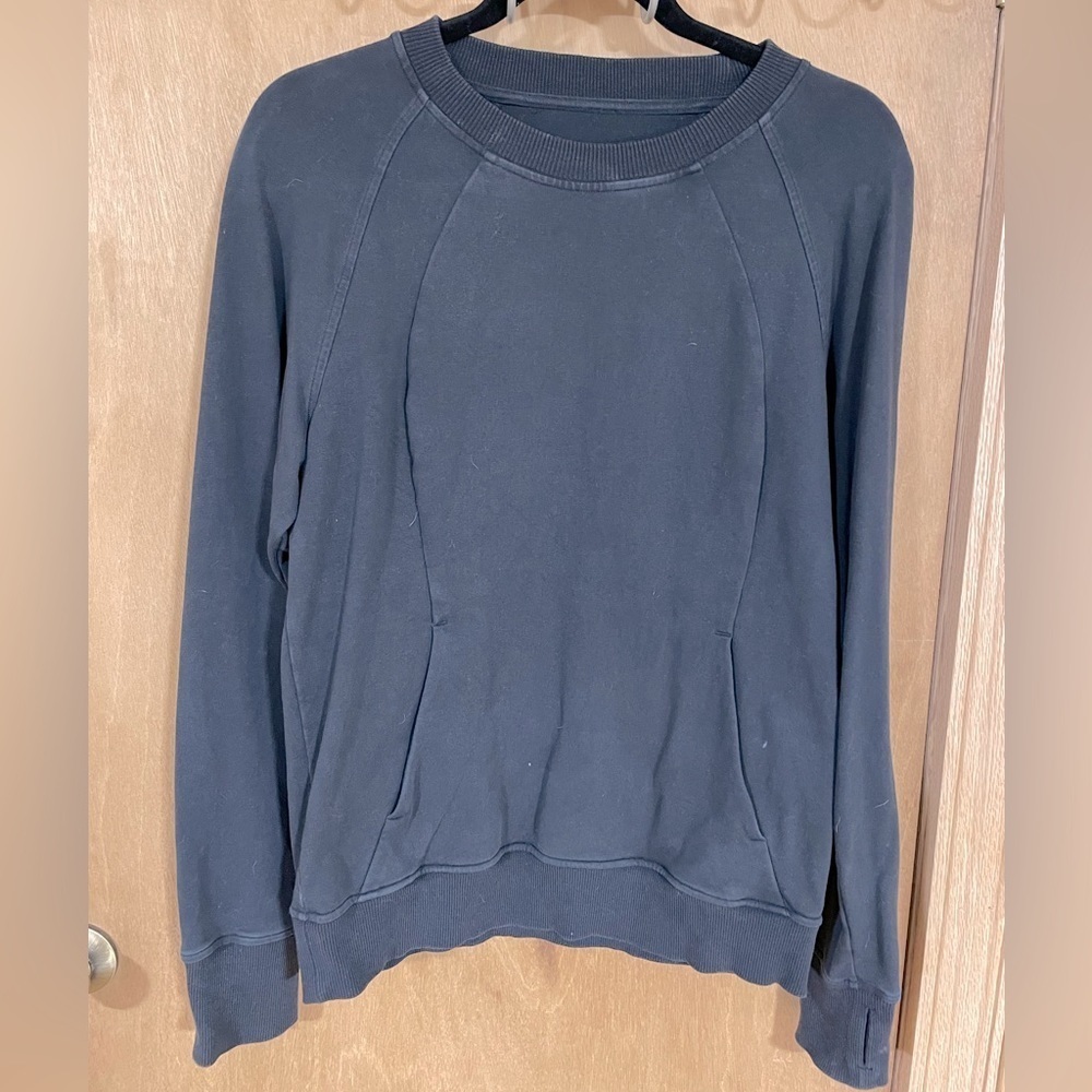 LULULEMON- black scuba crew